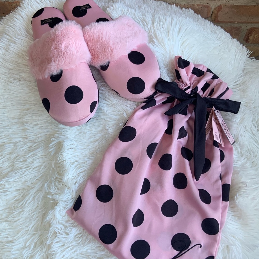 Victoria's Secret slippers NWT size L 9-10